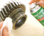 Loctite® Очиститель и обезжириватель Очиститель не оставляющий налета на поверхности - идеален для чистки перед склеиванием и герметизацией.